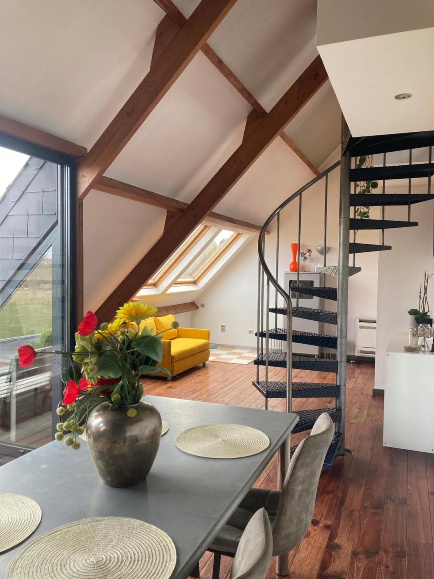 Bel-etage Gelegen In Belgie Max 8 Pers, Veel Privacy Apartamento