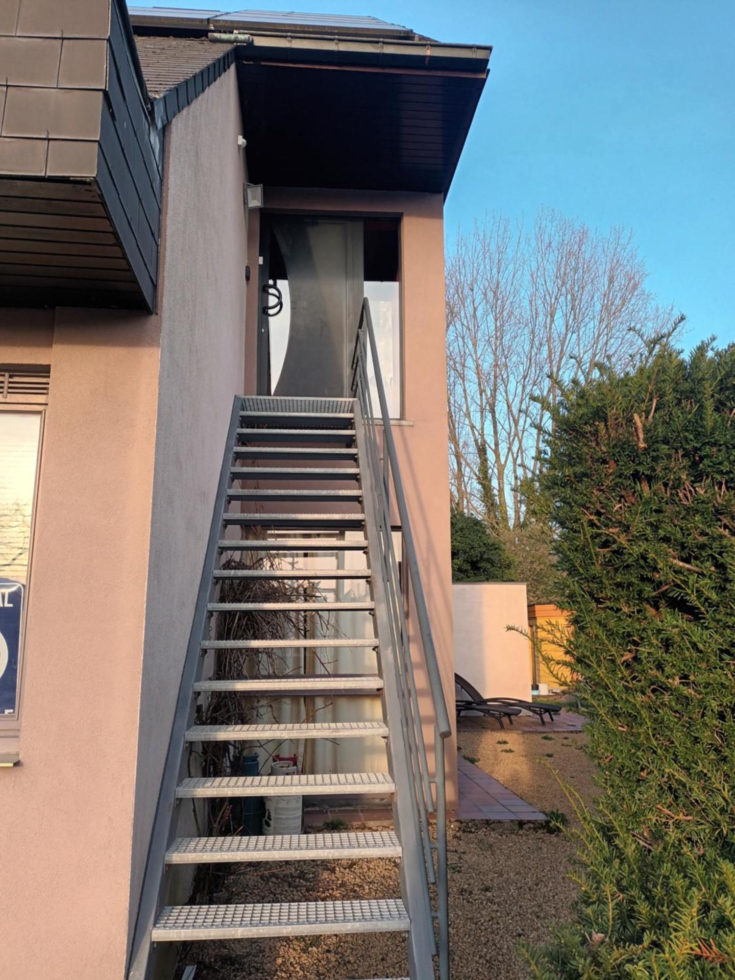 Bel-etage Gelegen In Belgie Max 8 Pers, Veel Privacy